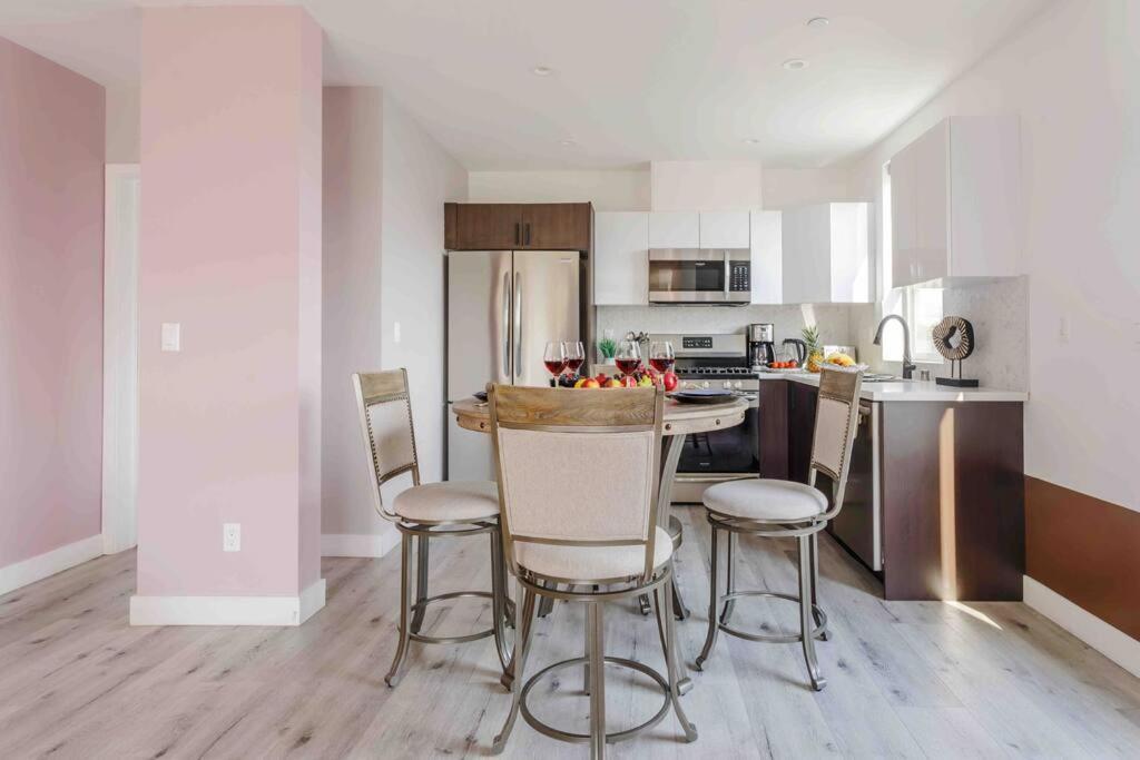 Stunning Hollywood Townhouse With Sunny Views Villa ลอสแอนเจลิส ภายนอก รูปภาพ