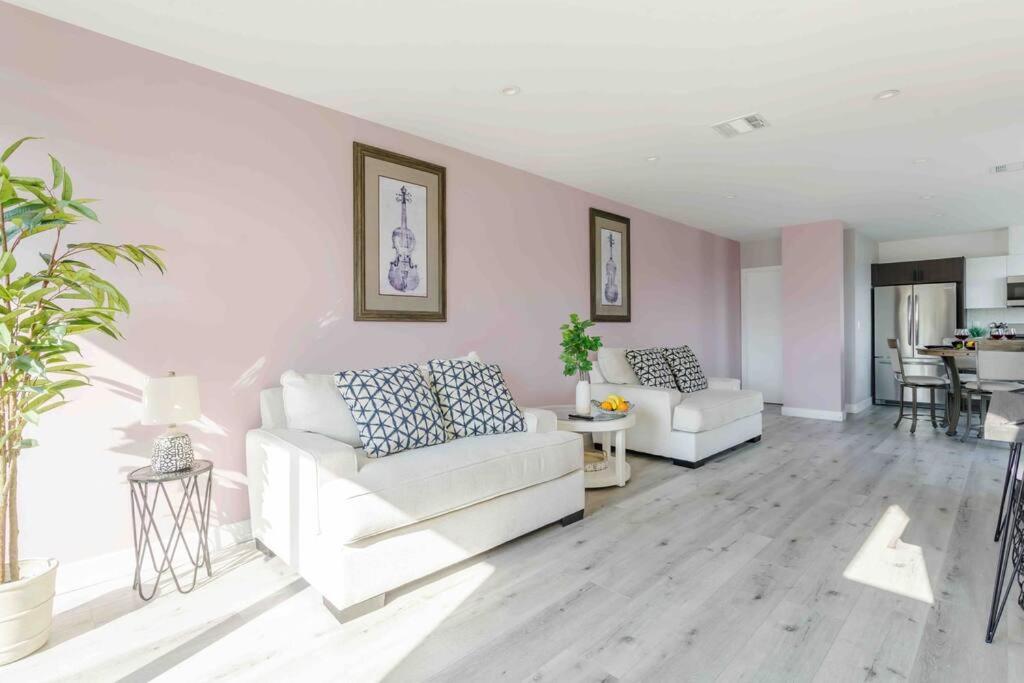 Stunning Hollywood Townhouse With Sunny Views Villa ลอสแอนเจลิส ภายนอก รูปภาพ